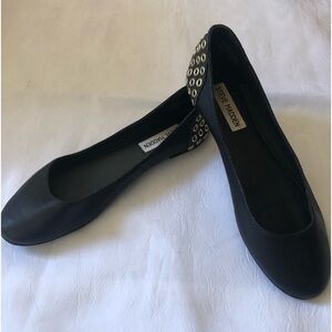 Steve Madden leather black ballerina flats with studded back, size 7